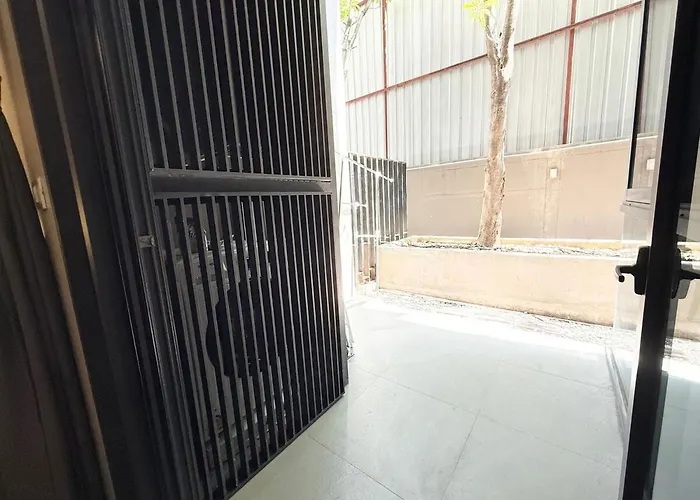 Bts Thong Lor Downtown Low-rise Large #private Courtyard Super Large Pool *